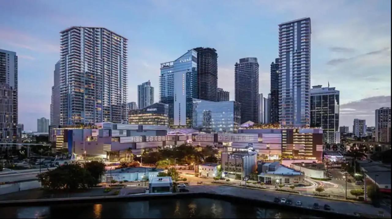 Modern 1 Bed In The Heart Of Brickell With Free Parking Apartment Маями Екстериор снимка