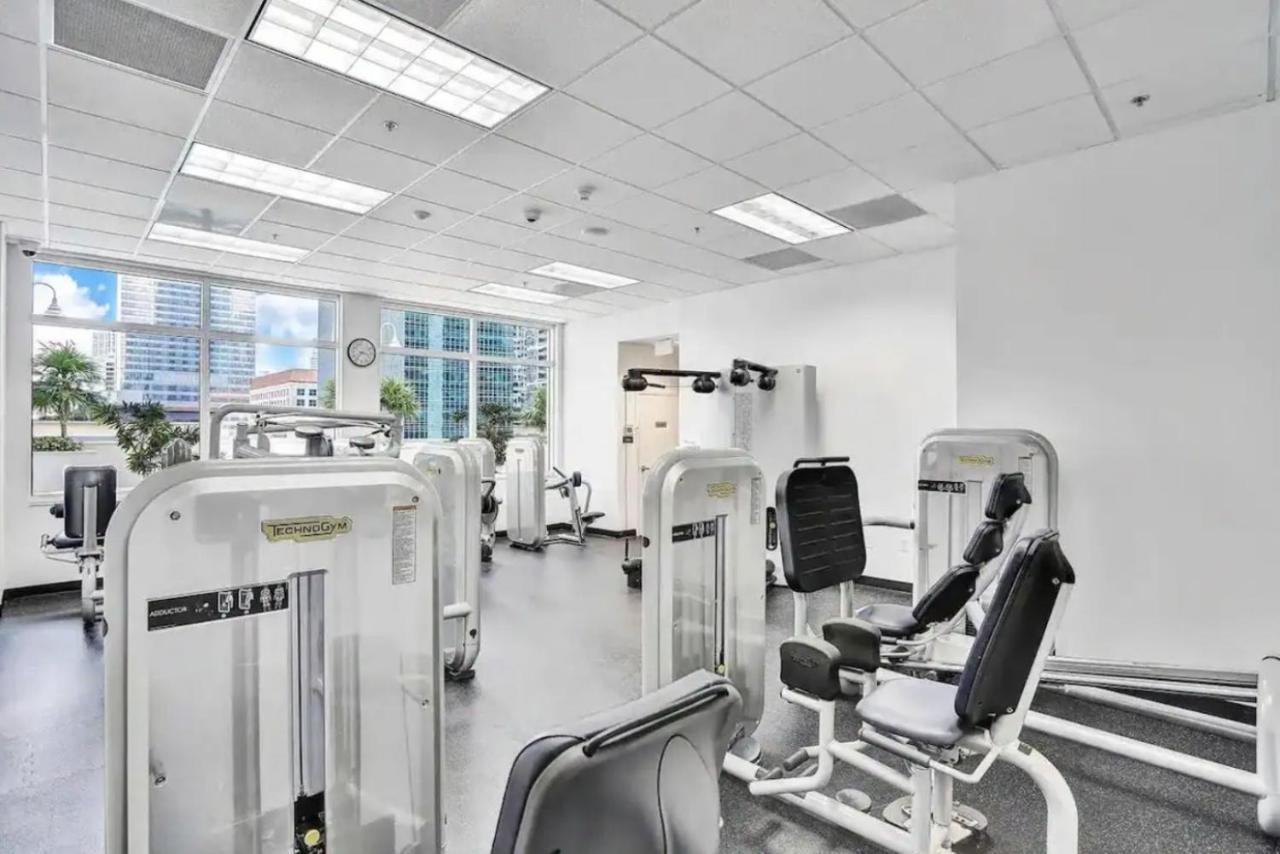 Modern 1 Bed In The Heart Of Brickell With Free Parking Apartment Маями Екстериор снимка