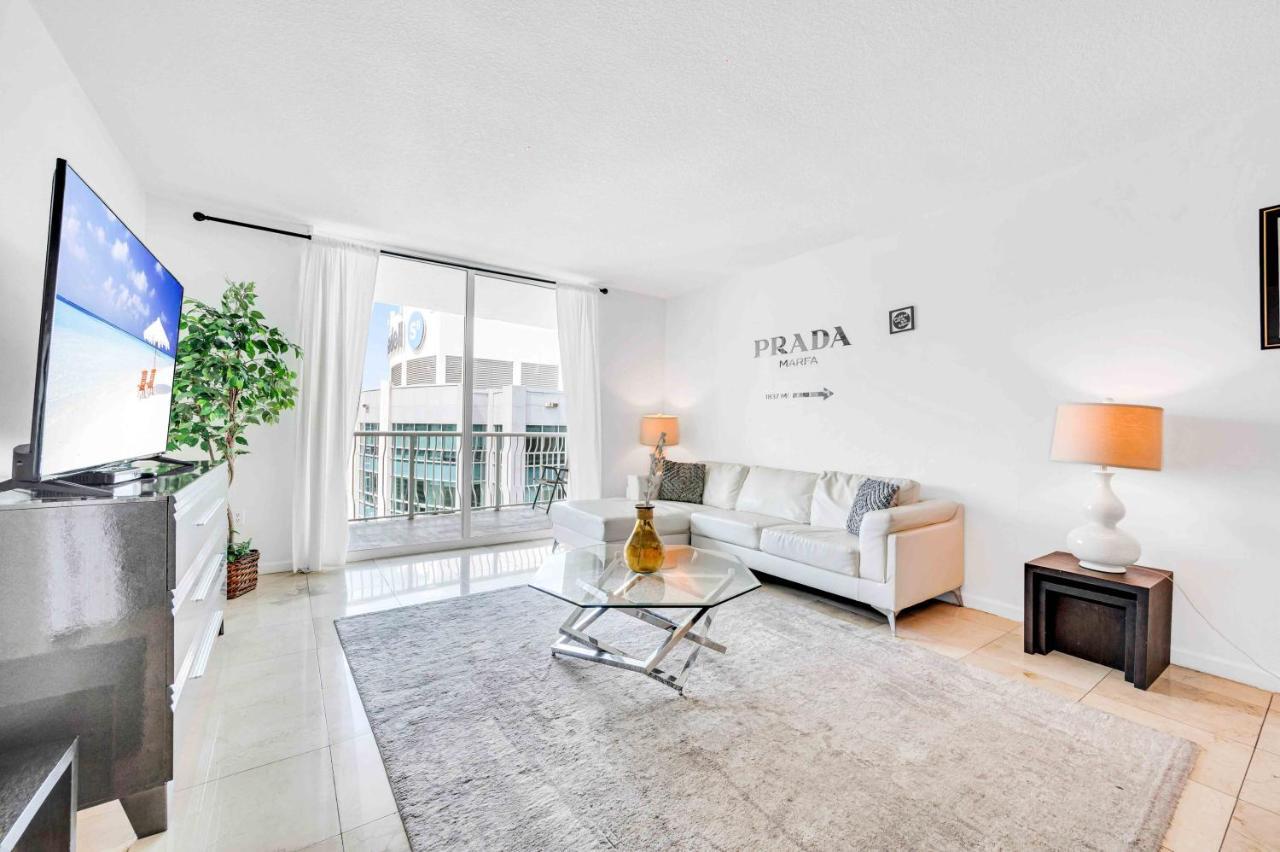 Modern 1 Bed In The Heart Of Brickell With Free Parking Apartment Маями Екстериор снимка