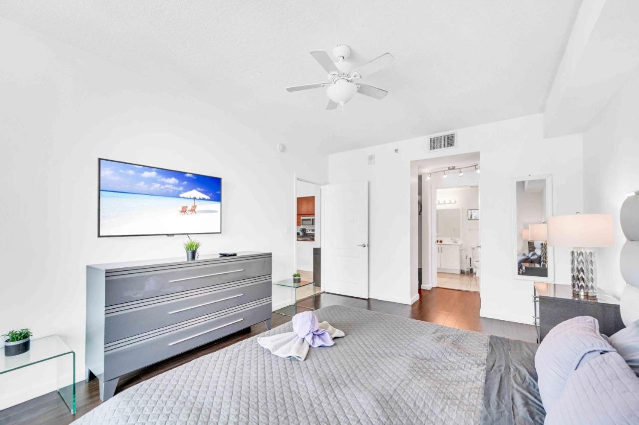 Modern 1 Bed In The Heart Of Brickell With Free Parking Apartment Маями Екстериор снимка
