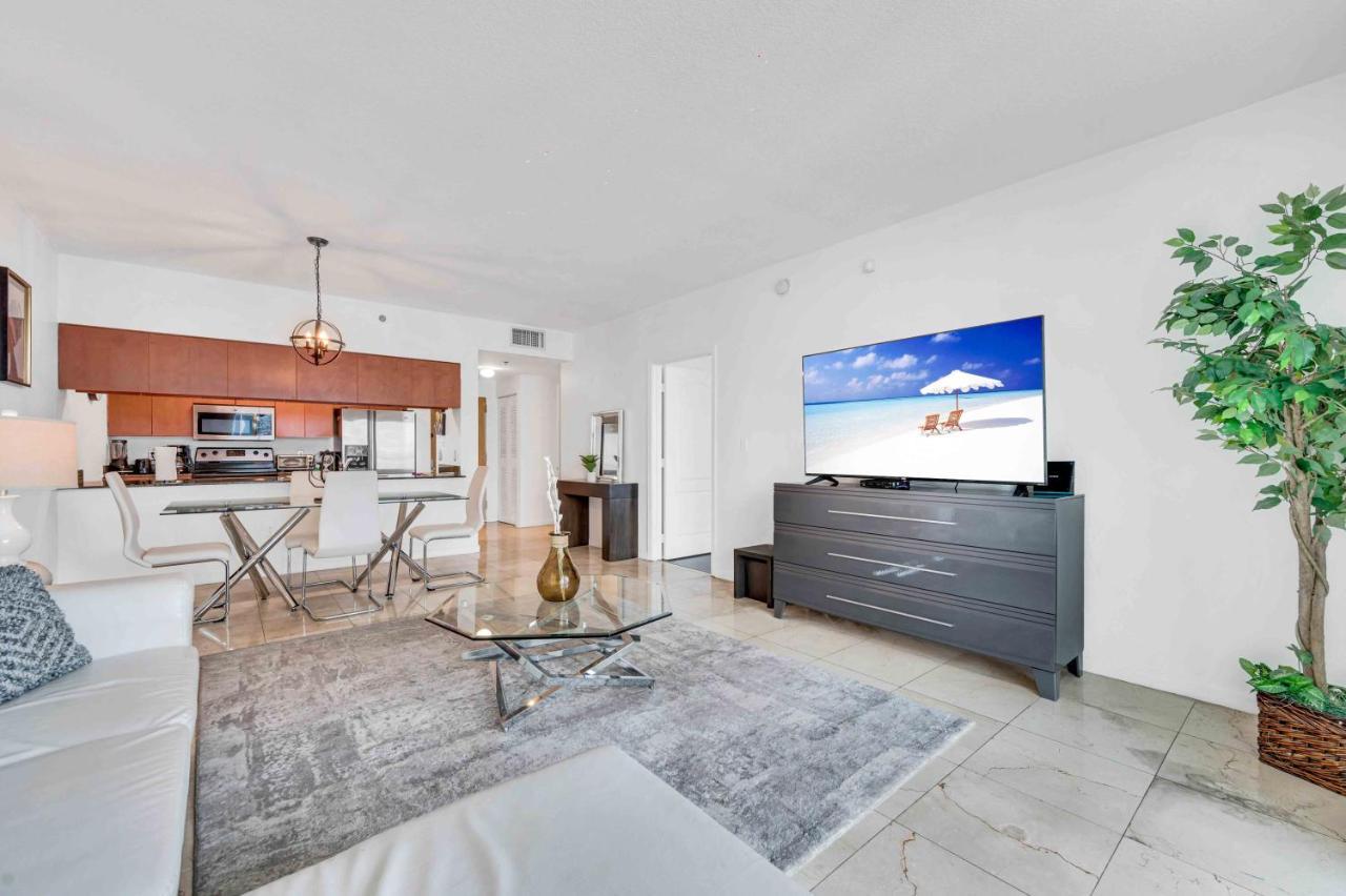 Modern 1 Bed In The Heart Of Brickell With Free Parking Apartment Маями Екстериор снимка